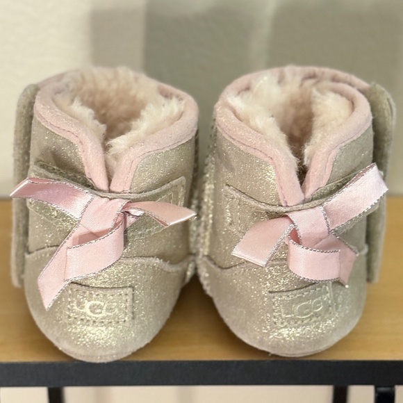UGG Sparkly Gold Suede Kids Boots with Pink Bow & Lining - Picture 14 of 15